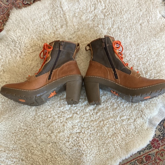 The Art Company lace up leather boots. Size 39 EUR. Made in Spain. - Picture 6 of 11